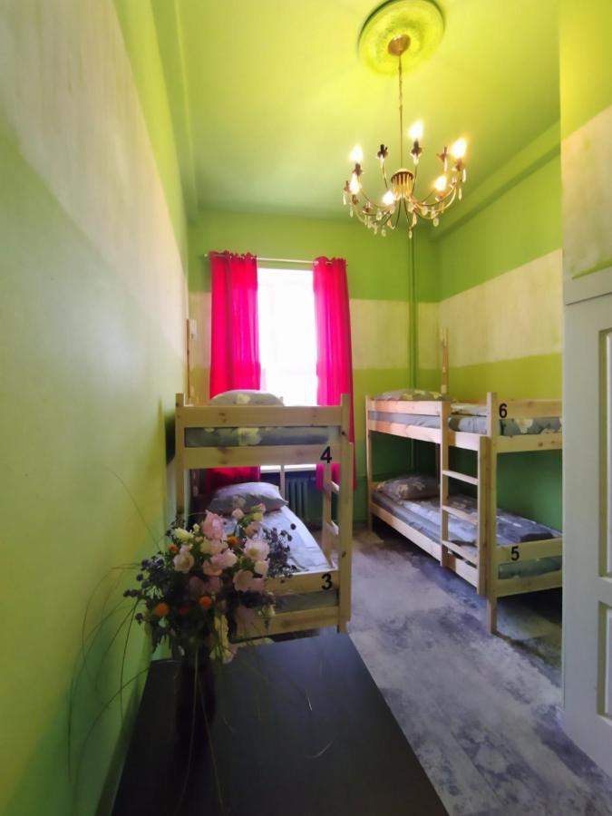 Oliwka Hostel Варшава Экстерьер фото